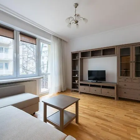 Appartement Orla 6 Prywatne Mieszkanie Z Oddzielna Sypialnia I Balkonem 300 Od Metra Ratusz Samodzielne Zameldowanie! Self Check-in System!