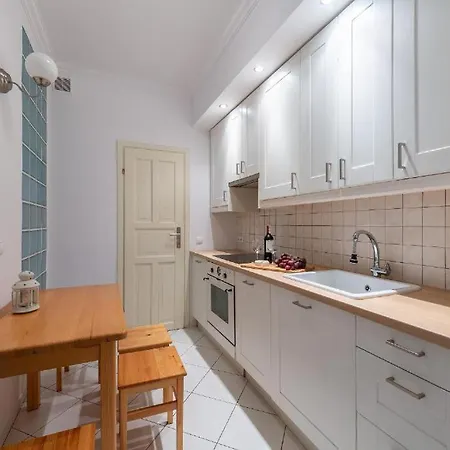 Orla 6 Prywatne Mieszkanie Z Oddzielna Sypialnia I Balkonem 300 Od Metra Ratusz Samodzielne Zameldowanie! Self Check-in System! Appartement