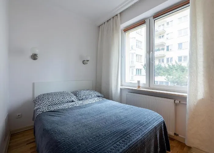 Orla 6 Prywatne Mieszkanie Z Oddzielna Sypialnia I Balkonem 300 Od Metra Ratusz Samodzielne Zameldowanie! Self Check-in System!